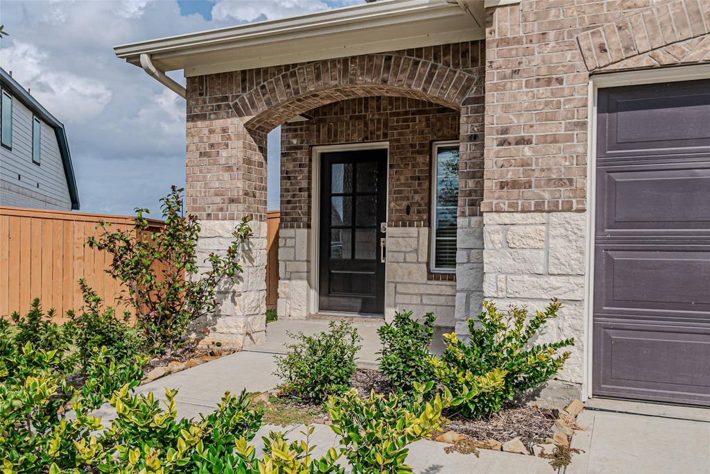 21606 Wave Hollow Drive - Photo 0