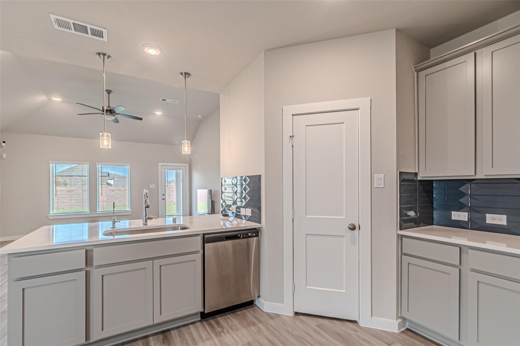 21606 Wave Hollow Drive - Photo 9