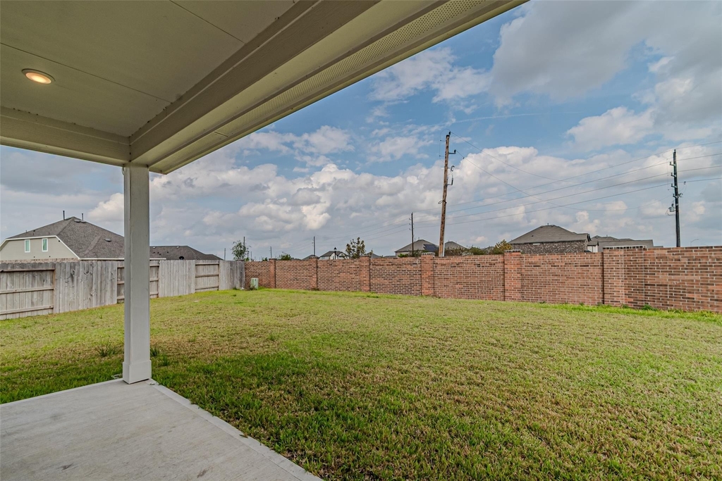 21606 Wave Hollow Drive - Photo 32