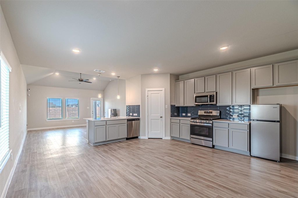 21606 Wave Hollow Drive - Photo 6