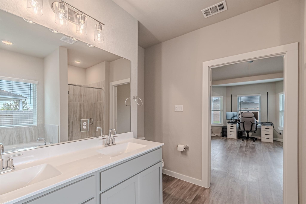 21606 Wave Hollow Drive - Photo 14