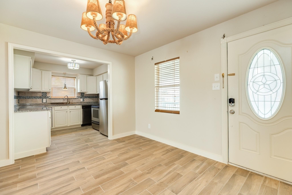 805 Seashell Drive - Photo 4