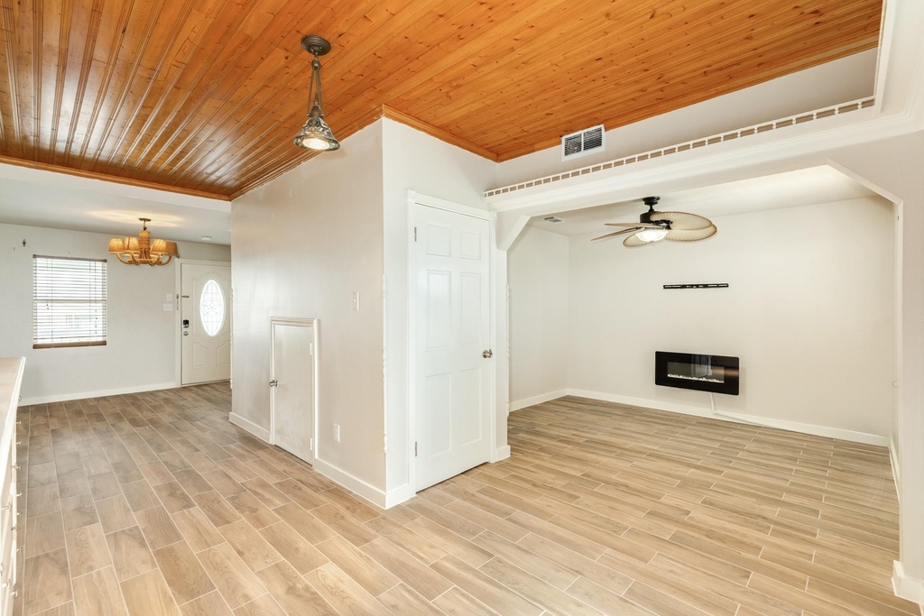 805 Seashell Drive - Photo 7