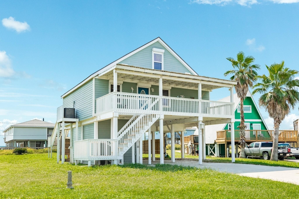 805 Seashell Drive - Photo 1