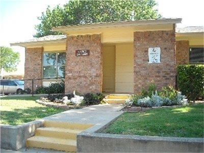 105 Northgate Circle - Photo 1