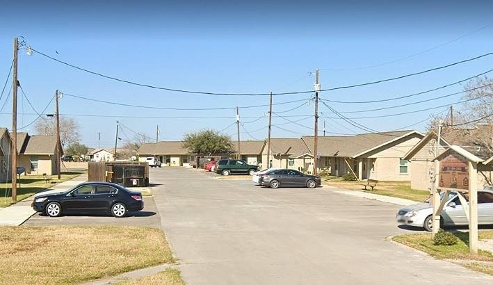 520 E Orange Street - Photo 2