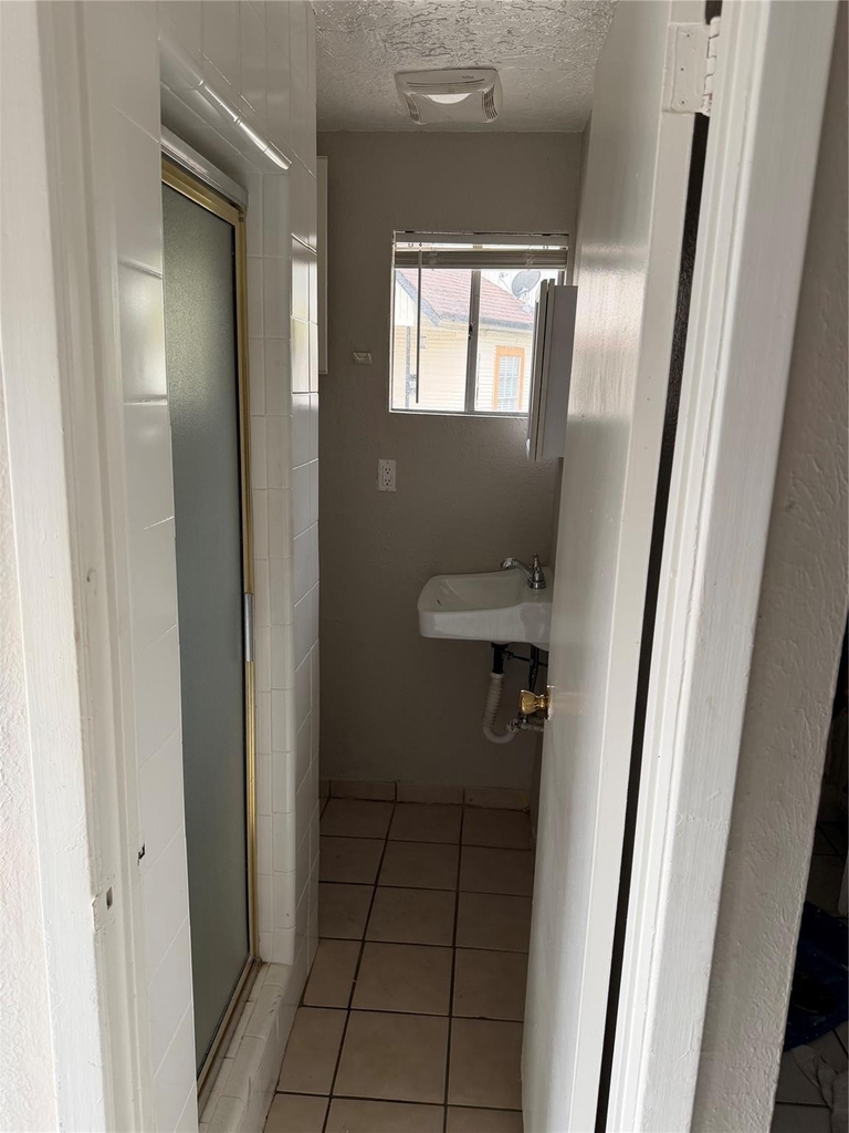 1611 Common Street - Photo 1