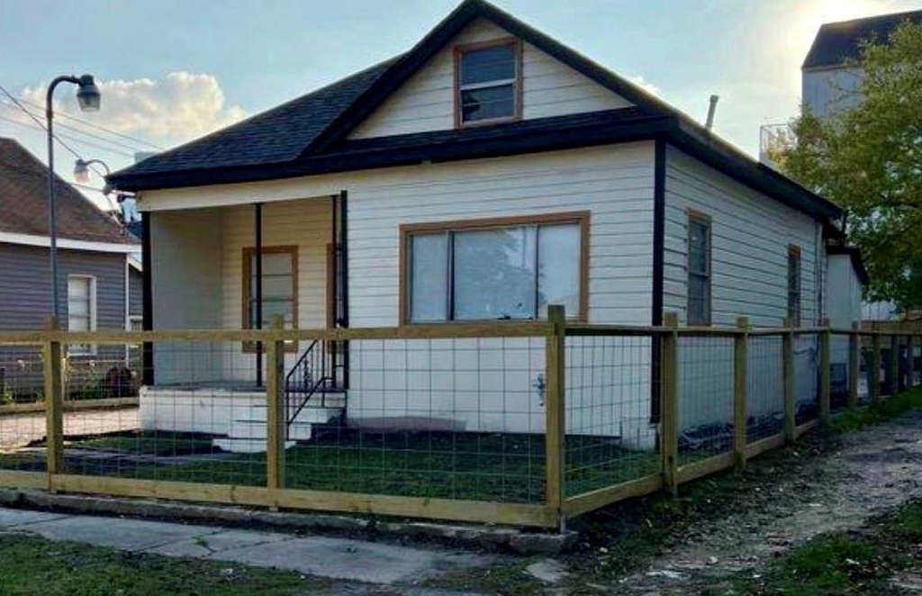 1611 Common Street - Photo 4