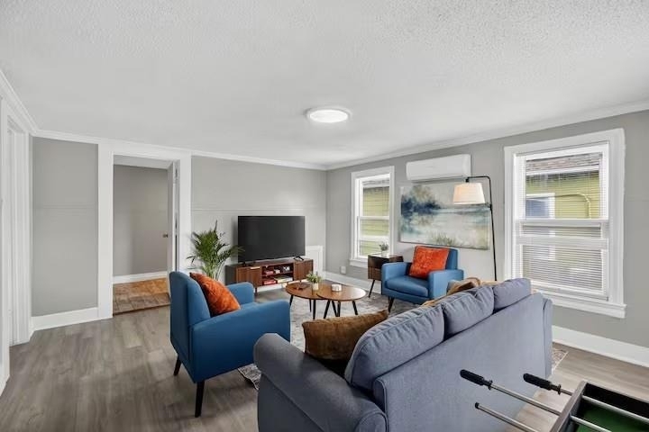 1401 Collier Street - Photo 5