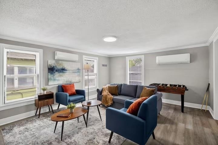 1401 Collier Street - Photo 2