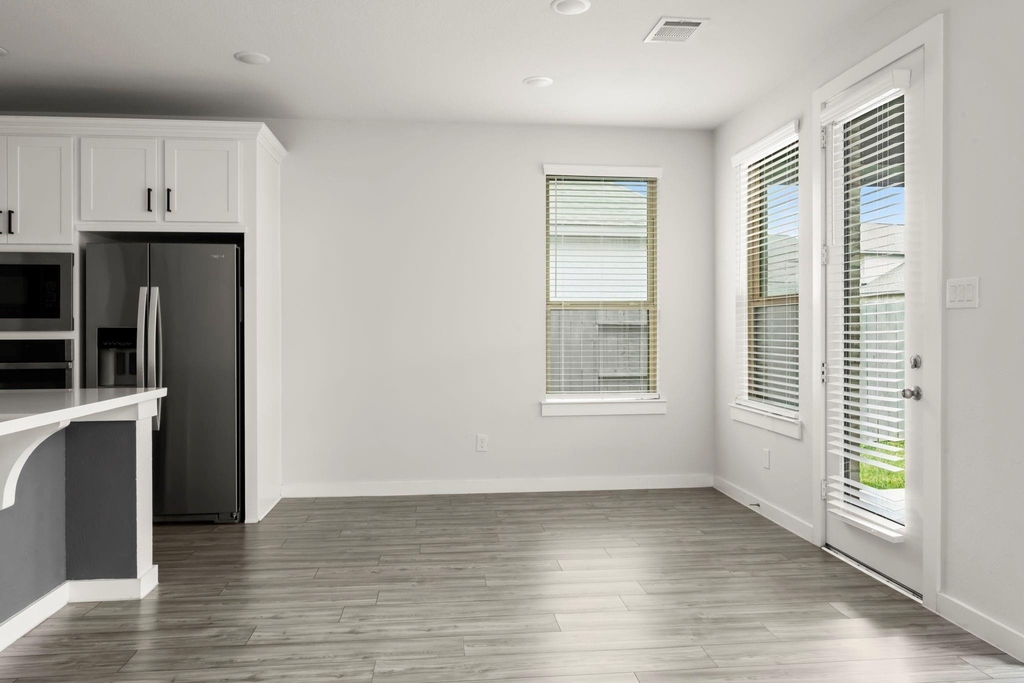 16826 Beechwood Forest - Photo 11