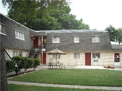 499 W San Antonio - Photo 0
