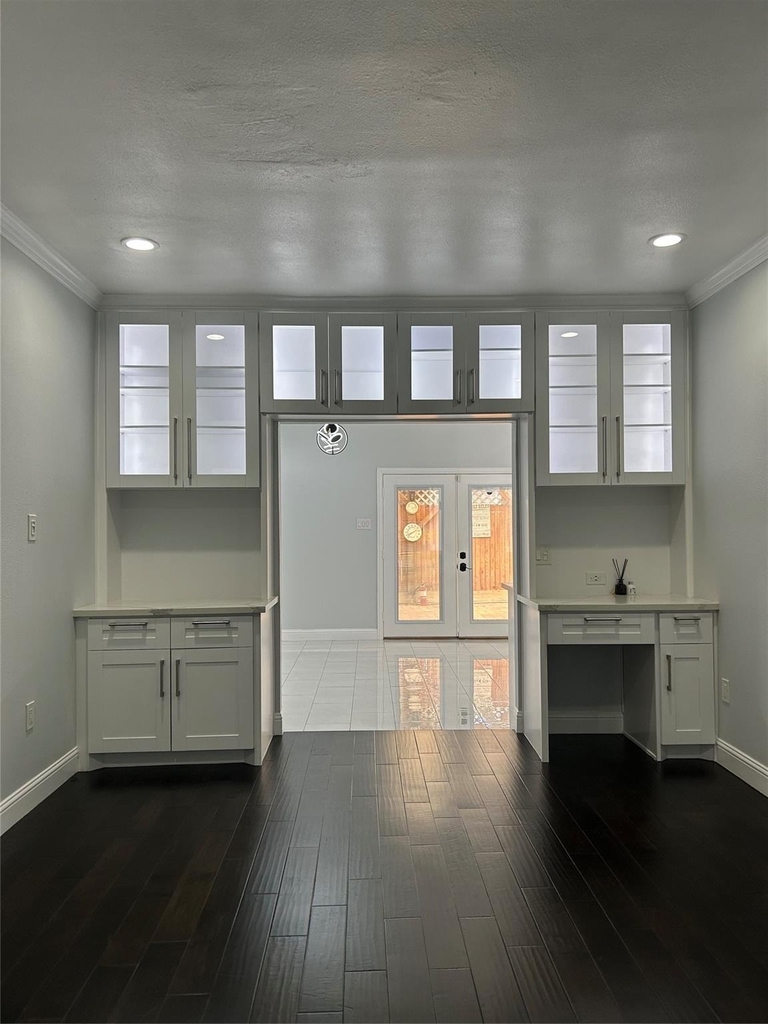840 Threadneedle Street - Photo 2