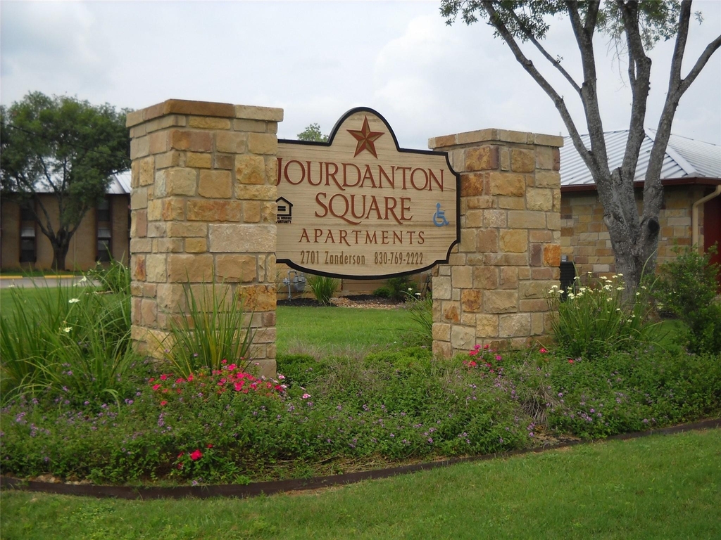 2701 Zanderson - Photo 0