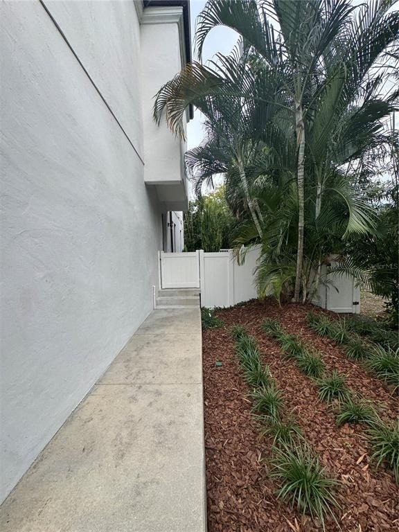 331 N Trask Street - Photo 2