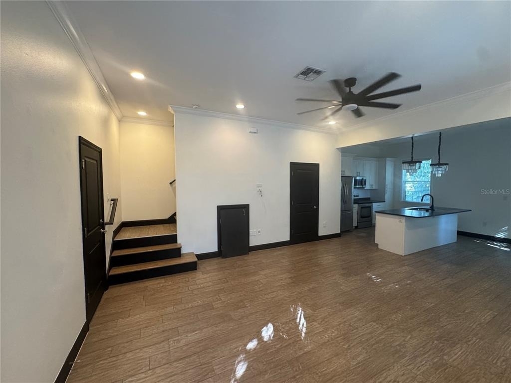331 N Trask Street - Photo 3