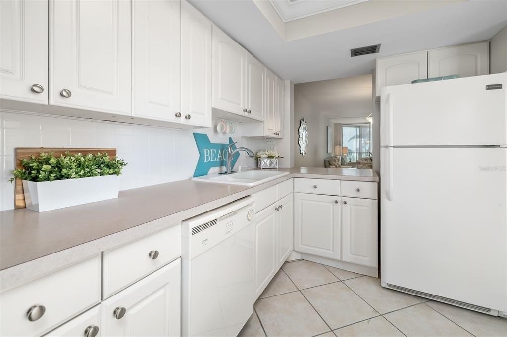 1770 Benjamin Franklin Drive - Photo 5