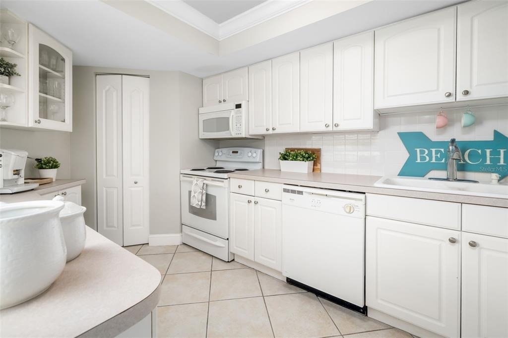 1770 Benjamin Franklin Drive - Photo 3