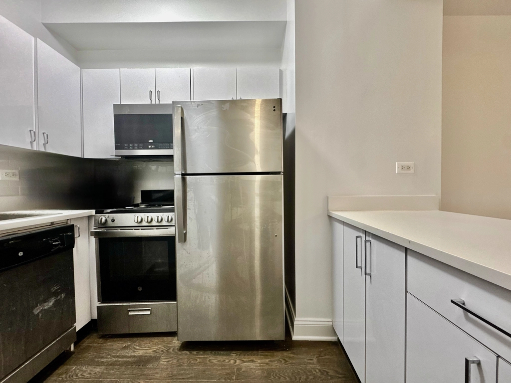 235 west 22 street - Photo 2