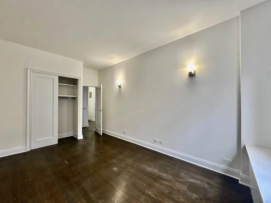 235 west 22 street - Photo 1