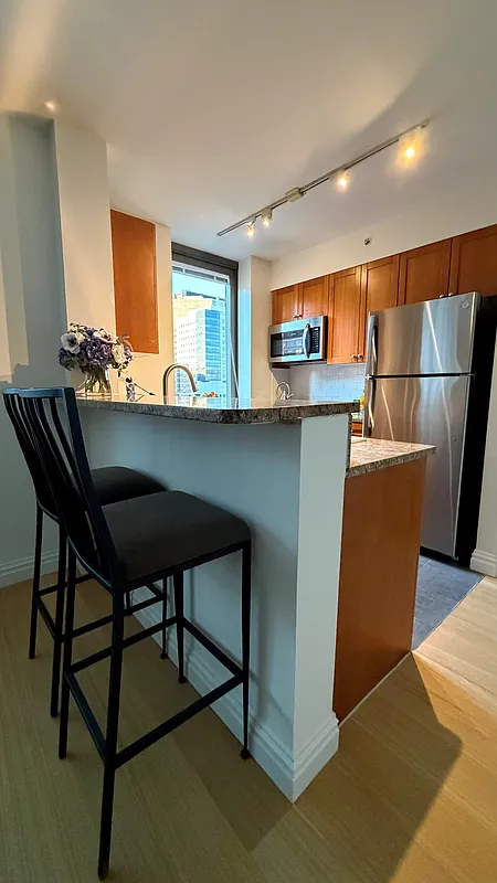 1500 Lexington Ave. - Photo 2