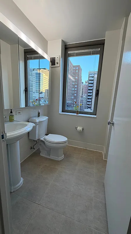 1500 Lexington Ave. - Photo 4