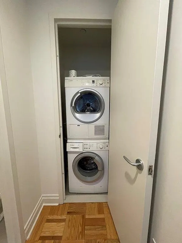 1510 Lexington Avenue - Photo 2