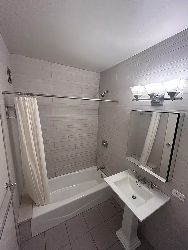 1510 Lexington Avenue - Photo 5