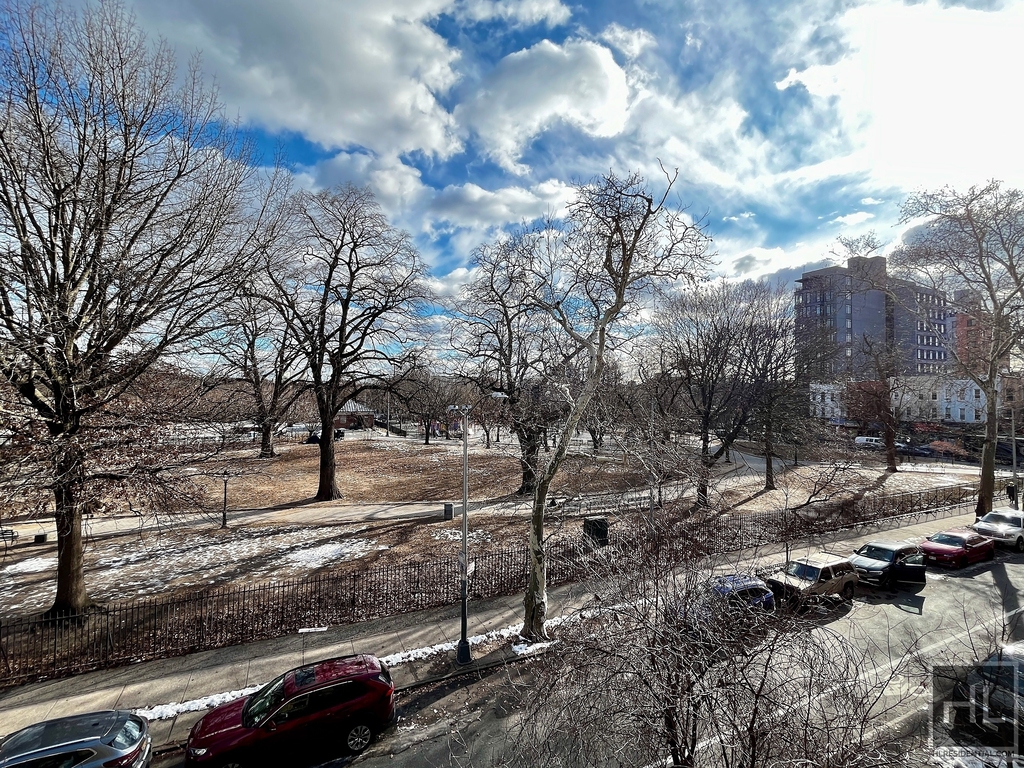 147 Starr Street - Photo 2