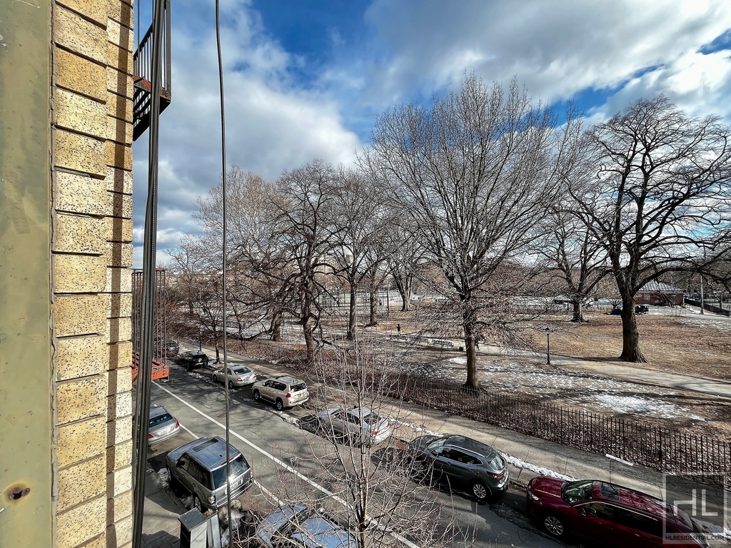 147 Starr Street - Photo 3