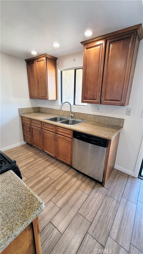 15351 Orange Avenue - Photo 3