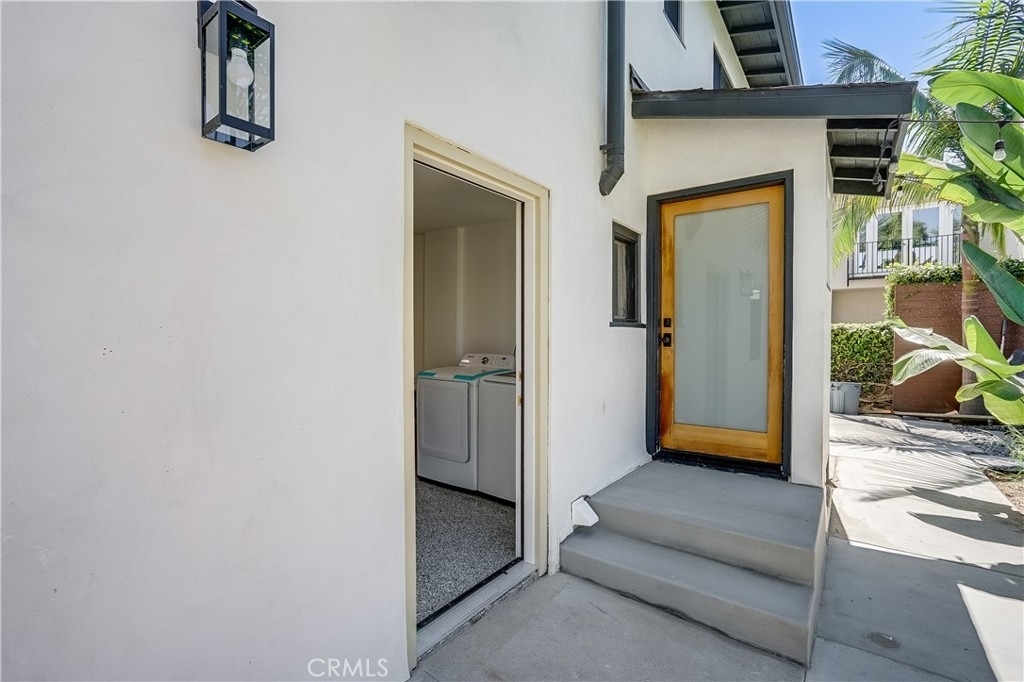 122 Belmont - Photo 3