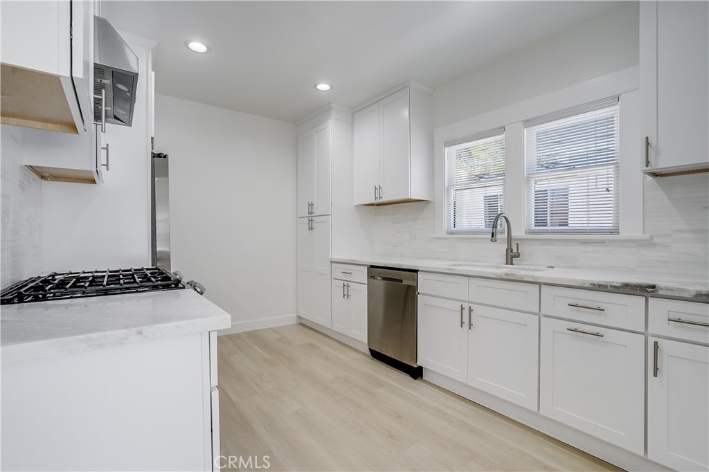 122 Belmont - Photo 5