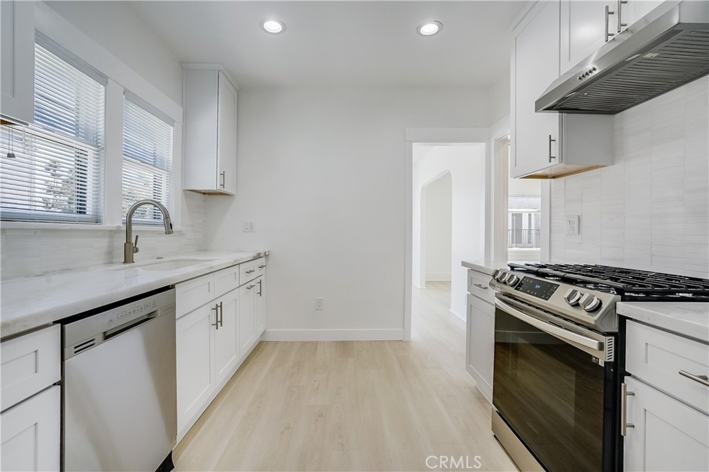 122 Belmont - Photo 6
