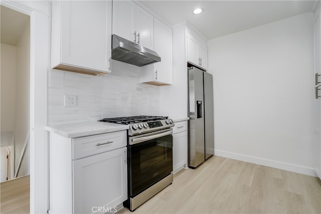 122 Belmont - Photo 7