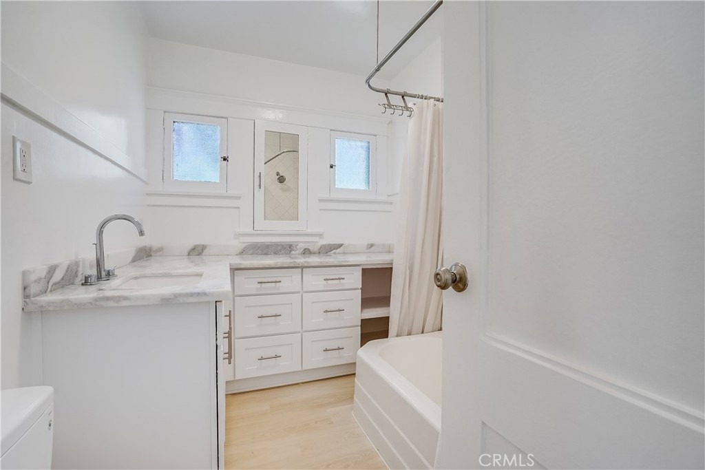122 Belmont - Photo 16