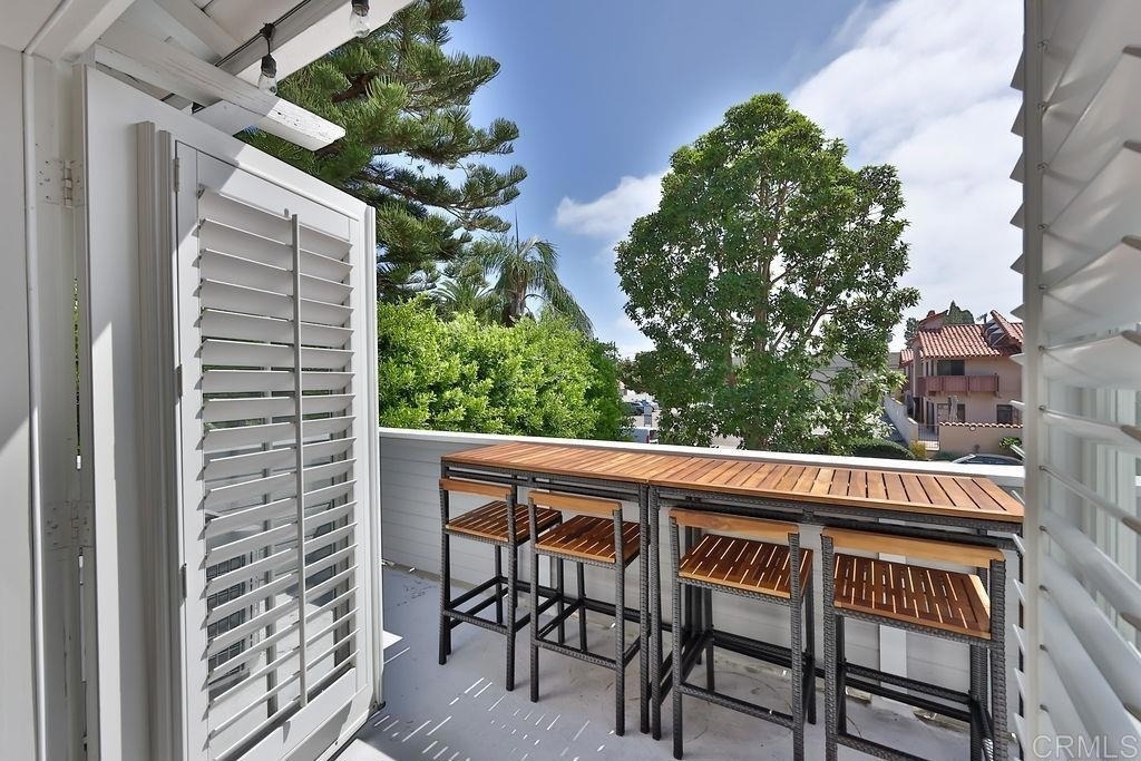828 D Avenue - Photo 1
