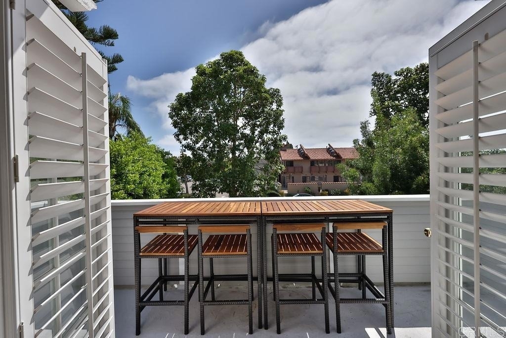 828 D Avenue - Photo 2