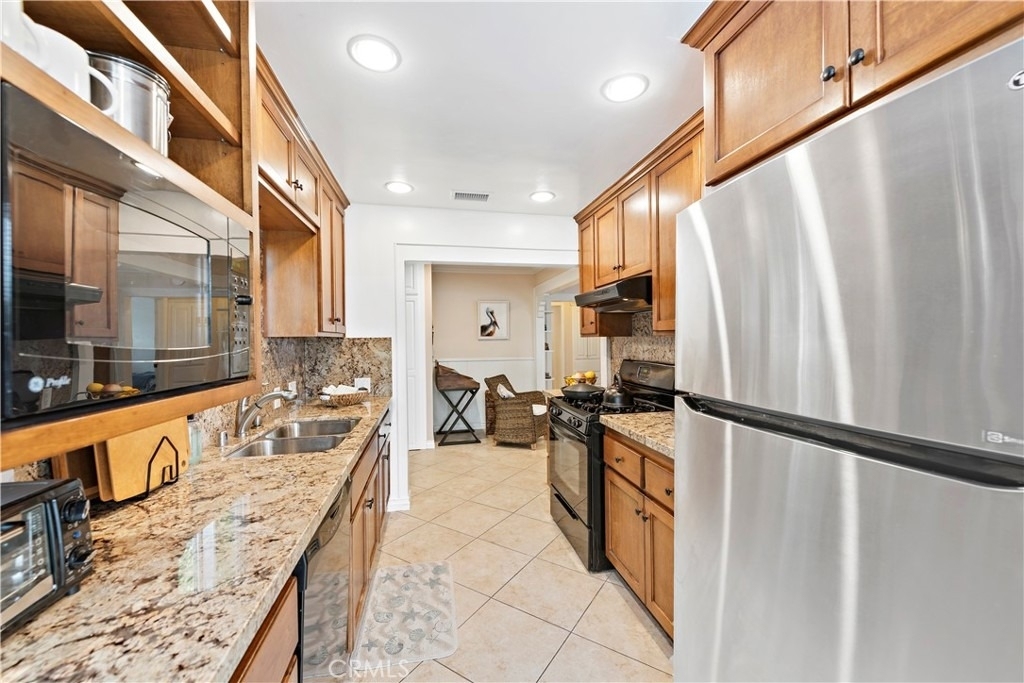 1466 Randall Way - Photo 20