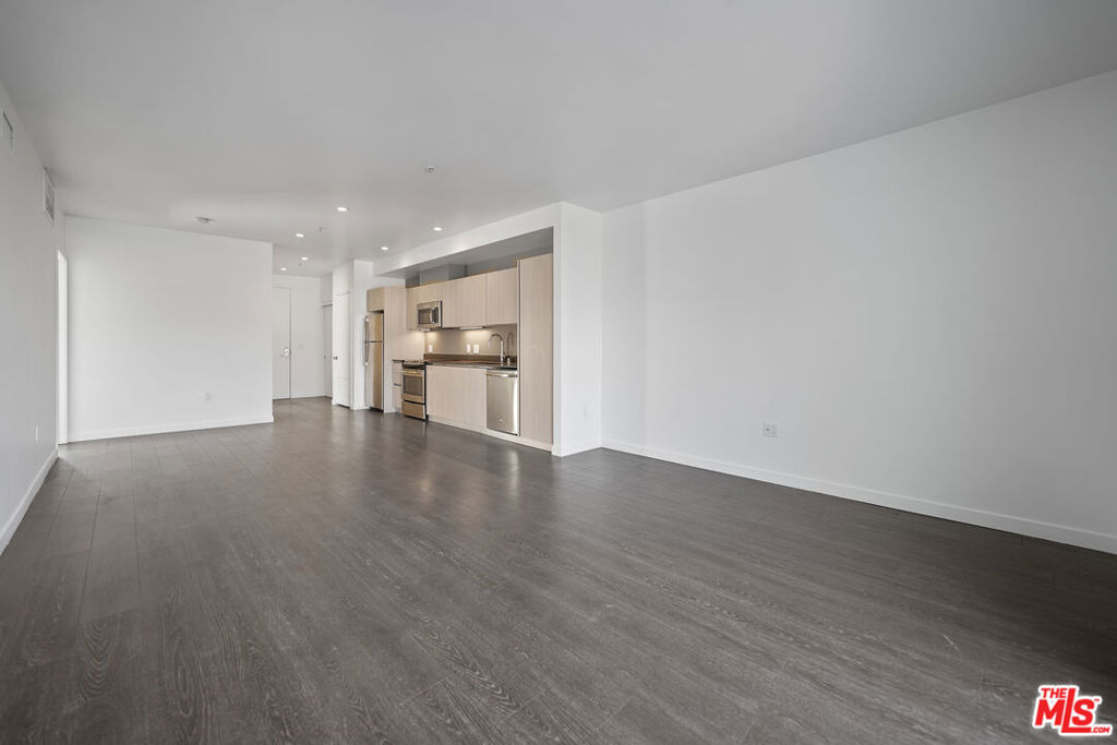 5800 Harold Way - Photo 4