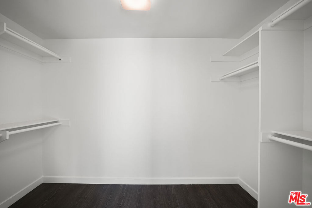 5800 Harold Way - Photo 19