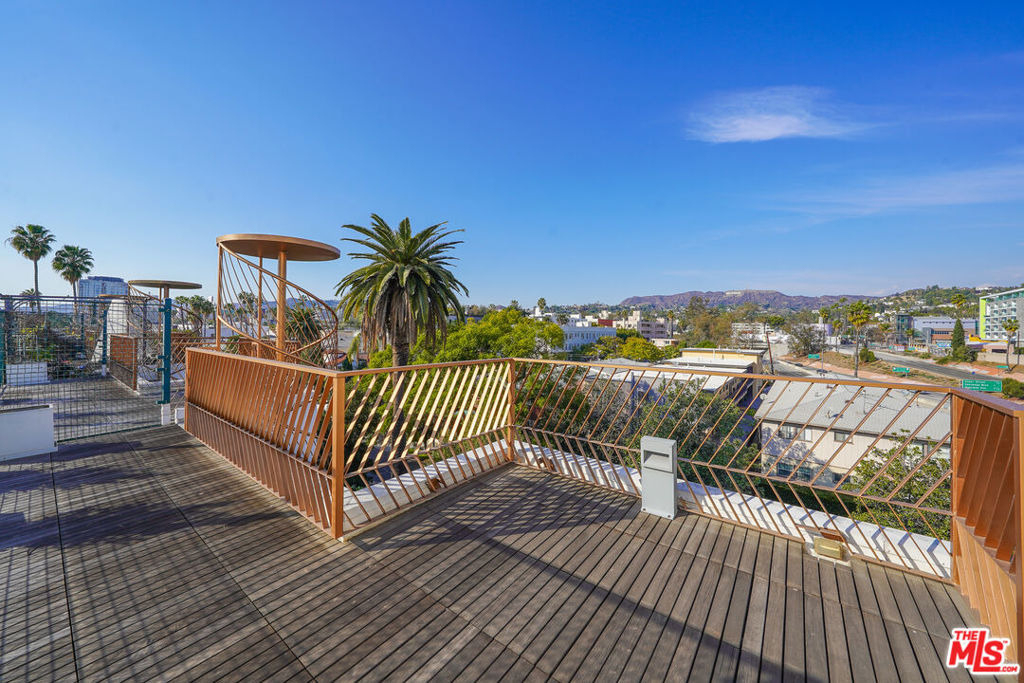 5800 Harold Way - Photo 6