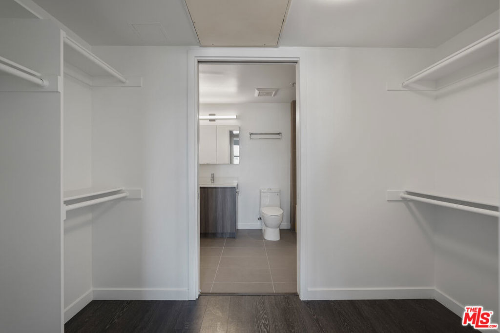 5800 Harold Way - Photo 11