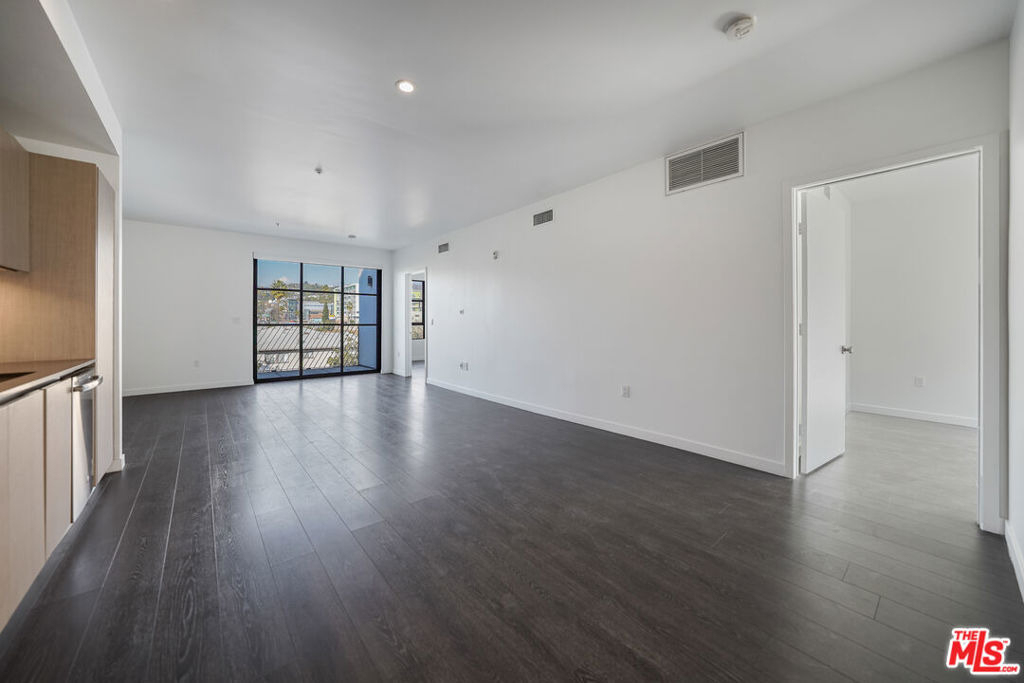 5800 Harold Way - Photo 3