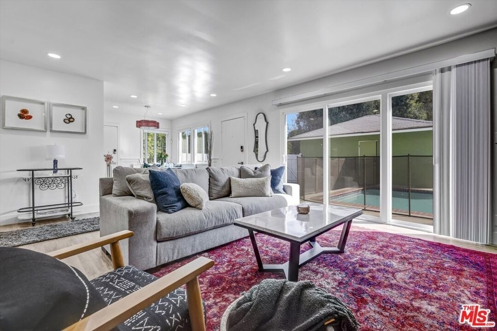 5254 Canoga Avenue - Photo 5
