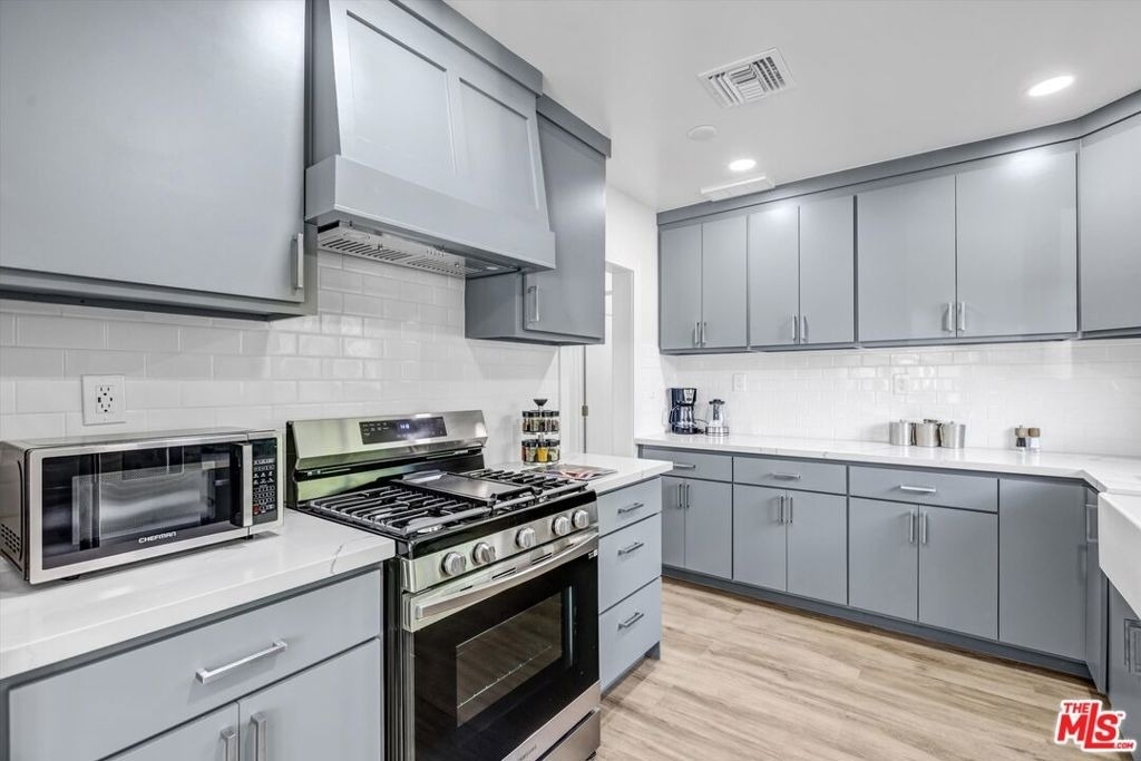 5254 Canoga Avenue - Photo 8