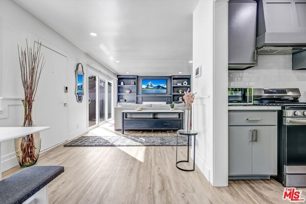 5254 Canoga Avenue - Photo 1
