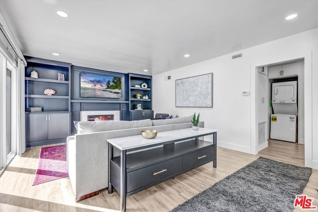 5254 Canoga Avenue - Photo 3