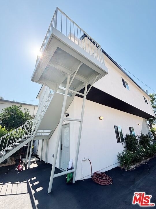 713 Devirian Place - Photo 2