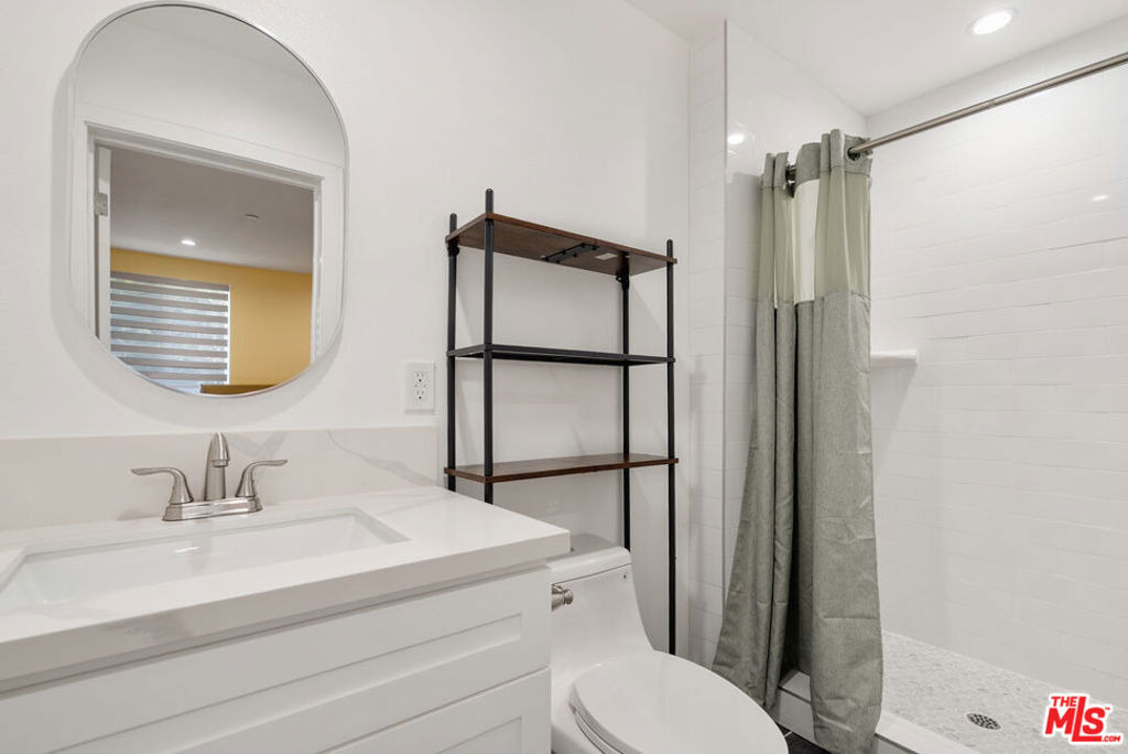 1341 N Mariposa Avenue - Photo 36